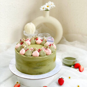 Royal Pistachio Dream Cake: Indulge in Luxurious Pistachio Delight!3