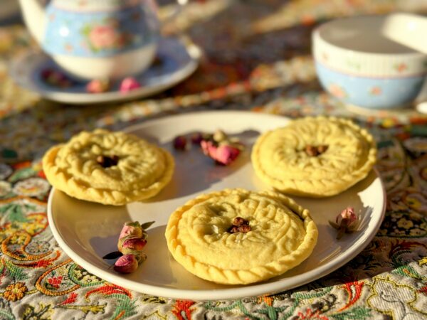 Traditional Walnut-Date Kolompeh Pastry