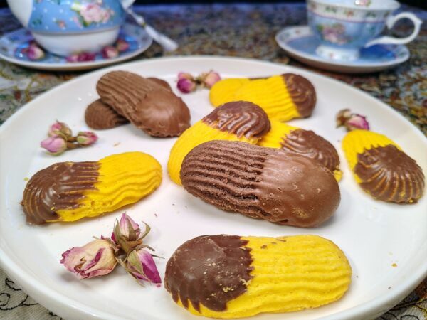 Traditional Persian Dry Shellfish Pastry
